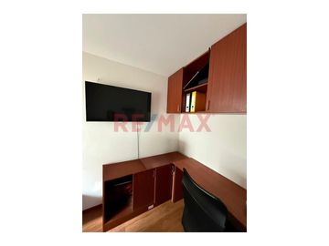 Se Vende Bonito Duplex Frente A Parque Con Jacuzzi En La Terraza, Balcon Y 2 Estacionamientos