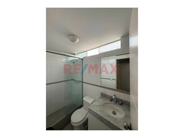 Se Vende Bonito Duplex Frente A Parque Con Jacuzzi En La Terraza, Balcon Y 2 Estacionamientos