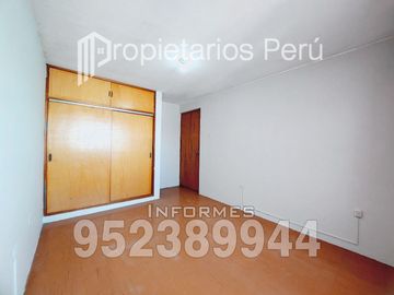 SE VENDE DEPARTAMENTO EN SEGUNDO PISO E INCLUYE LOS AIRES DE TODA LA AZOTEA, ADEMÁS DE UN AMBIENTE EN EL PRIMER PISO. UBICADO EN LA URBA. CAPLINA.