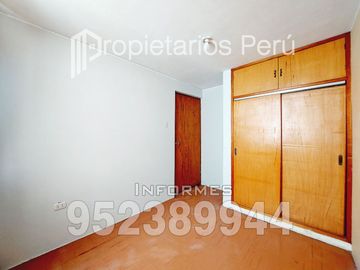 SE VENDE DEPARTAMENTO EN SEGUNDO PISO E INCLUYE LOS AIRES DE TODA LA AZOTEA, ADEMÁS DE UN AMBIENTE EN EL PRIMER PISO. UBICADO EN LA URBA. CAPLINA.