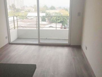 Moderno. Metro Santa Isabel. Calle Lira. Con arrendatario