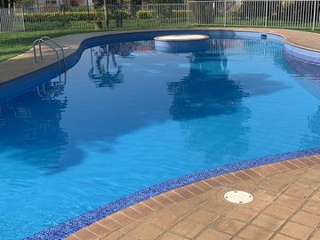 SE VENDE CASA,EL CASTILLO,JAMUNDI,AL SUR DE CALI, UN PISO