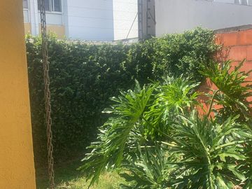 SE VENDE CASA,EL CASTILLO,JAMUNDI,AL SUR DE CALI, UN PISO