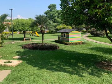 SE VENDE CASA,EL CASTILLO,JAMUNDI,AL SUR DE CALI, UN PISO