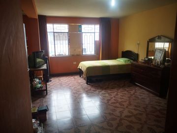 VENTA DE CASA EN URB. LAS FLORES SAN JUAN LURIGANCHO