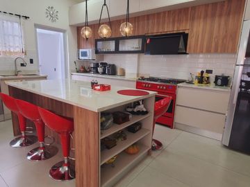 CASA EN VENTA – SECTOR MARIANA DE JESÚS, VALLE DE LOS CHILLOS