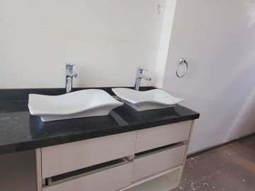 CASA NUEVA EN VENTA – SECTOR CASHAPAMBA, VALLE DE LOS CHILLOS