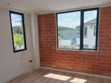 CASA NUEVA EN VENTA – SECTOR CASHAPAMBA, VALLE DE LOS CHILLOS