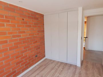 CASA NUEVA EN VENTA – SECTOR CASHAPAMBA, VALLE DE LOS CHILLOS