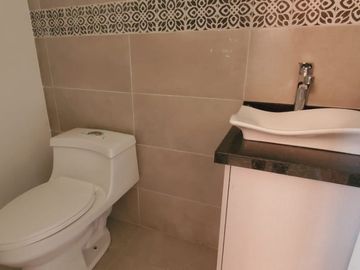 CASA NUEVA EN VENTA – SECTOR CASHAPAMBA, VALLE DE LOS CHILLOS