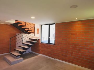 CASA NUEVA EN VENTA – SECTOR CASHAPAMBA, VALLE DE LOS CHILLOS