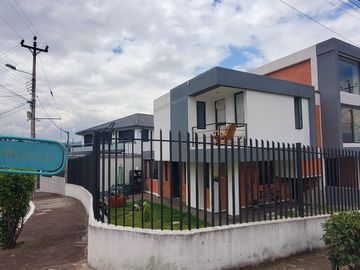 CASA NUEVA EN VENTA – SECTOR CASHAPAMBA, VALLE DE LOS CHILLOS