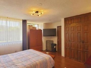 CASA INDEPENDIENTE EN VENTA  – SECTOR MIRASIERRA, VALLE DE LOS CHILLOS