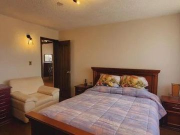 CASA INDEPENDIENTE EN VENTA  – SECTOR MIRASIERRA, VALLE DE LOS CHILLOS