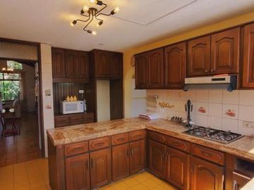 CASA INDEPENDIENTE EN VENTA  – SECTOR MIRASIERRA, VALLE DE LOS CHILLOS