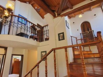 CASA INDEPENDIENTE EN VENTA  – SECTOR MIRASIERRA, VALLE DE LOS CHILLOS