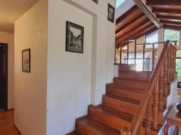 CASA INDEPENDIENTE EN VENTA  – SECTOR MIRASIERRA, VALLE DE LOS CHILLOS