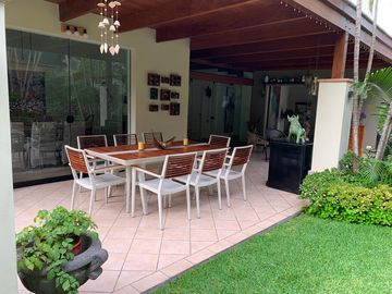 Exclusiva Casa *at 700 M²* 4dorm Condominio El Bosque, El Montículo - La Planicie