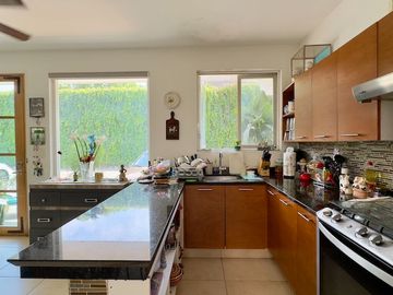 🤯 CASA EN VENTA, 4 Rec, 3 Bañ, Alberca 📍Jiutepec $3,200,000