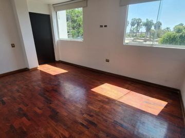 POR VIAJE - CASA 310m2 - 4DORM BIEN UBICADA xUNIFE - LA MOLINA