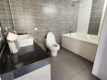 POR VIAJE - CASA 310m2 - 4DORM BIEN UBICADA xUNIFE - LA MOLINA