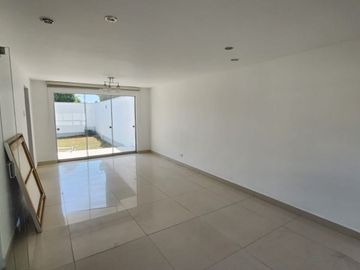 POR VIAJE - CASA 310m2 - 4DORM BIEN UBICADA xUNIFE - LA MOLINA