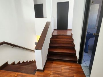 POR VIAJE - CASA 310m2 - 4DORM BIEN UBICADA xUNIFE - LA MOLINA