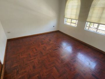 POR VIAJE - CASA 310m2 - 4DORM BIEN UBICADA xUNIFE - LA MOLINA