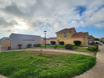 Casa en venta 3D y 2.5B, condominio Serena Oriente, La Serena