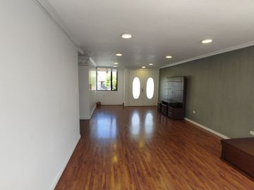 CASA EN VENTA OPORTUNIDAD, CUMBAYA, COLEGIO ALEMAN