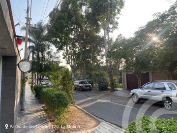 Venta de lindo departamento con vista a parque