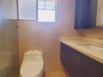 CASA EN VENTA – MIRASIERRA, VALLE DE LOS CHILLOS