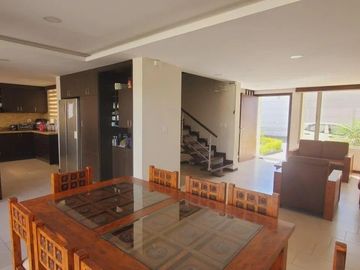 CASA EN VENTA – MIRASIERRA, VALLE DE LOS CHILLOS