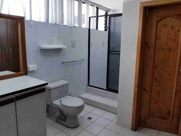 Vendo o rento duplex 3 D, con terraza amplia y 2 Parqueaderos