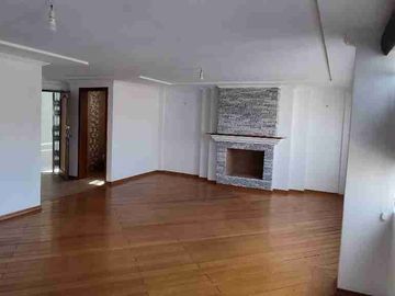 Vendo o rento duplex 3 D, con terraza amplia y 2 Parqueaderos