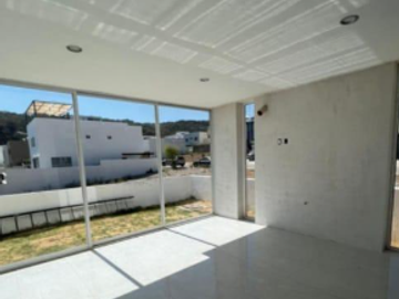 Casa en Venta en Los Robles, Zapopan con Excelente Precio.