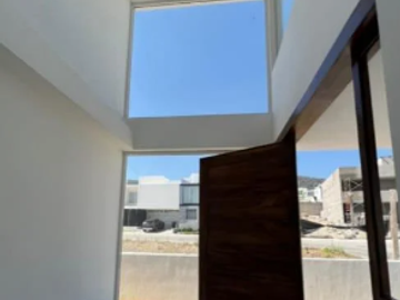 Casa en Venta en Los Robles, Zapopan con Excelente Precio.