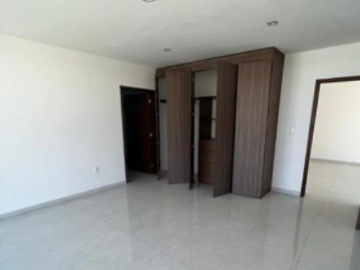 Casa en Venta en Los Robles, Zapopan con Excelente Precio.