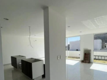 Casa en Venta en Los Robles, Zapopan con Excelente Precio.