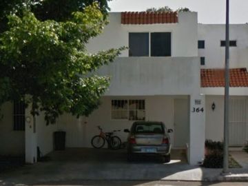 BONITA CASA EN VENTA DE RECUPERACION BANCARIA EN HACIENDA XCUMPICH, MÉRIDA, YUCATÁN.