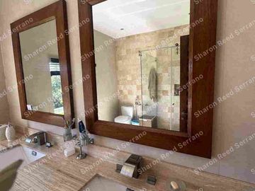 Venta moderna y amplia casa en Jardines de Jardines de  Santa Inés, Cumbaya