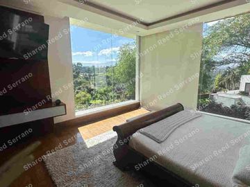 Venta moderna y amplia casa en Jardines de Jardines de  Santa Inés, Cumbaya