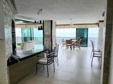 Venta de departamento en Salinas, Ecuador.