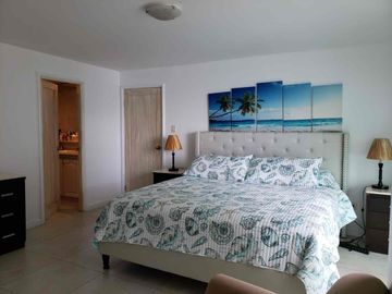 Venta de departamento en Salinas, Ecuador.