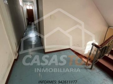 Vendo Casa Comercial en plena Av. 2 de mayo, frente a los bomberos y Municipio de Tacna.