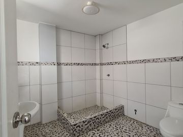 🏡 ¡Gran Oportunidad En Parcona! Casa De 3 Pisos Con Minidepartamento Independiente – Lista Para Vender