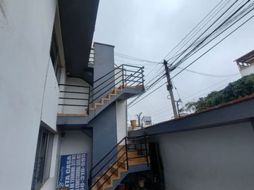 🏡 ¡Vive en el corazón de San Borja, a pasos del Pentagonito! Amplia Casa de 3 Pisos + Azotea | Ideal para Familias Grandes o Inversión Mixta