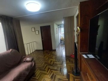 🏡 ¡Vive en el corazón de San Borja, a pasos del Pentagonito! Amplia Casa de 3 Pisos + Azotea | Ideal para Familias Grandes o Inversión Mixta