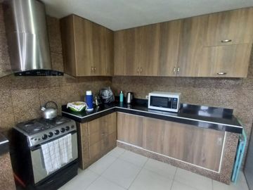 🏡 ¡Vive en el corazón de San Borja, a pasos del Pentagonito! Amplia Casa de 3 Pisos + Azotea | Ideal para Familias Grandes o Inversión Mixta