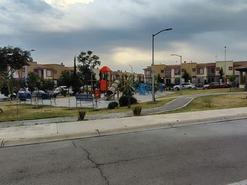 CASA EN VENTA EN TECAMAC EN FRACCIONAMIENTO